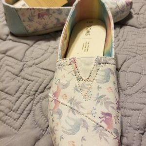 BNIB Size 8.5 Unicorn Toms
